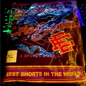 EE Eric Emanuel shorts
Size XL
Black/Varsity Red
